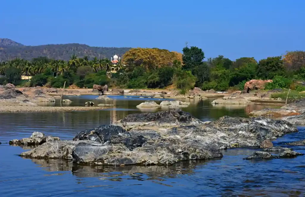 Best Picnic Spot Near Water in India