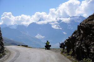 Read more about the article Exploring the Open Road: A Journey on Two Wheels