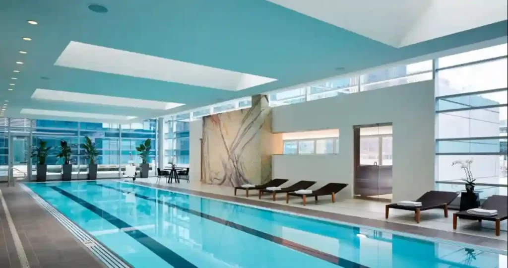 Chicago hotels with indoor pools