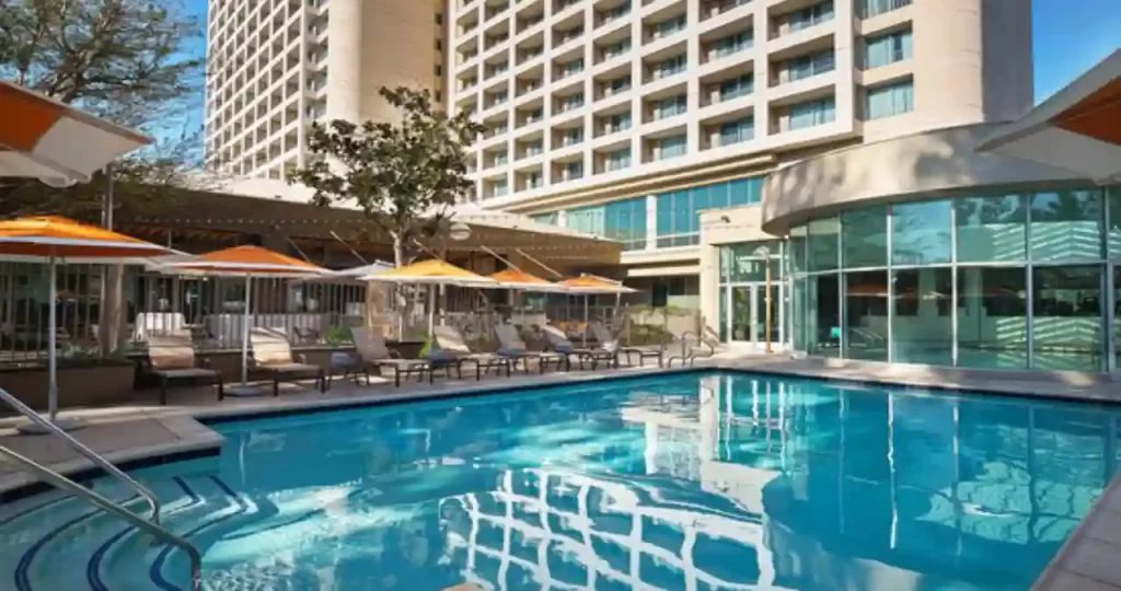 Los Angeles hotels with indoor pools