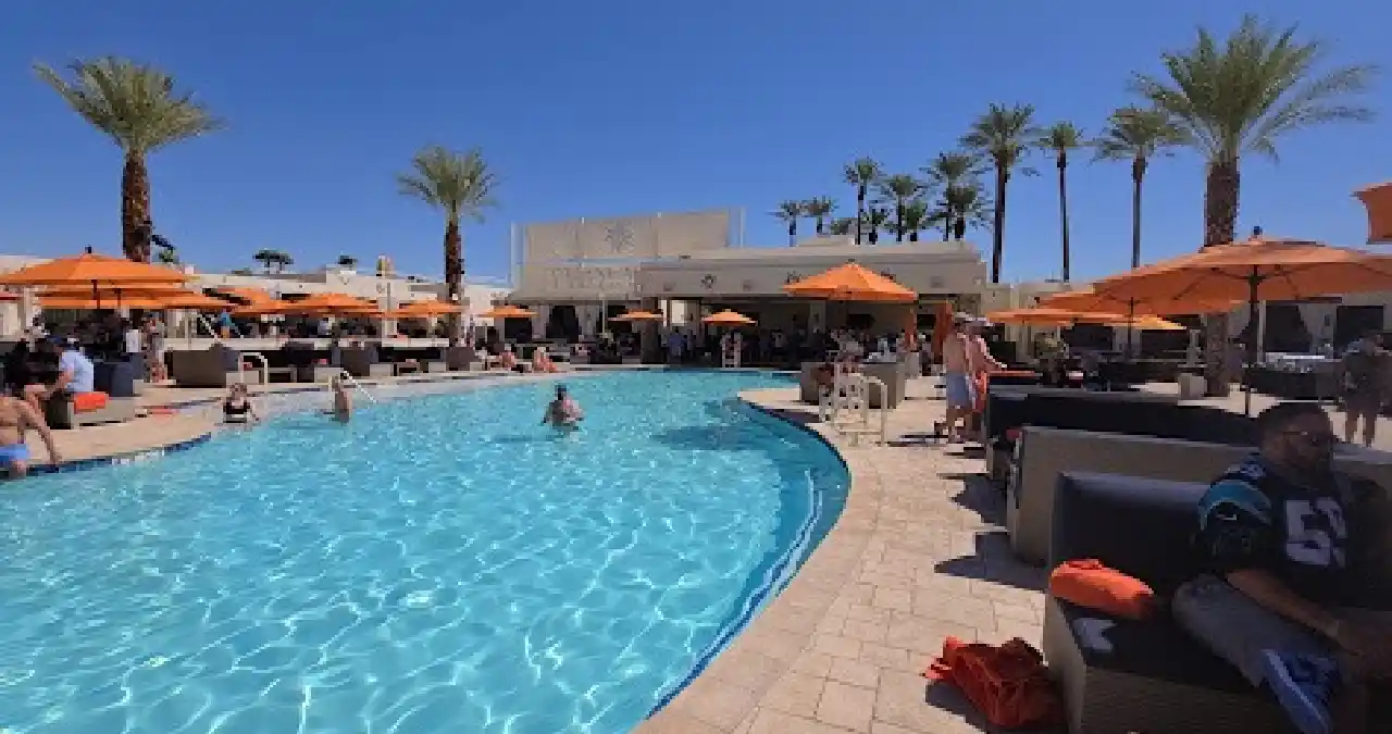 Read more about the article Daylight Beach Las Vegas​ – Complete Guide for Travelers