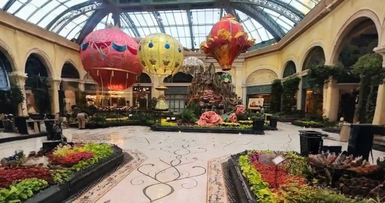 Read more about the article Bellagio Conservatory – The Best Exhibition of Flowering Plants